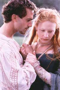 Joseph Fiennes and Cate Blanchett in Elizabeth