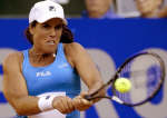 Jennifer Capriati returns a backhand against Mauresmo